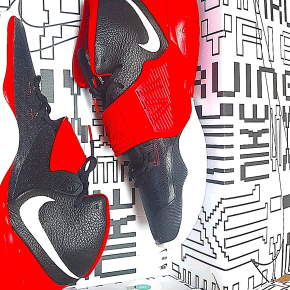 Sneakers - Picture 1 of 4